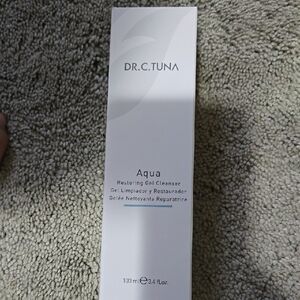 Dr. C. Tuna Aqua Restoring Gel Cleanser